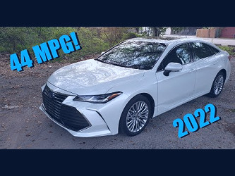 2022 Toyota Avalon Hybrid Review || One Final Encore! - YouTube